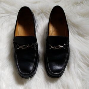 Cole Haan women's leather loafers w/Vibram sole